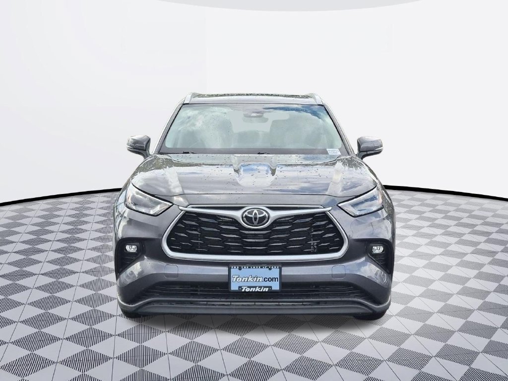 Used 2023 Toyota Highlander XLE FWD image 8
