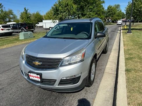 Used 2015 Chevrolet Traverse LS FWD image 6