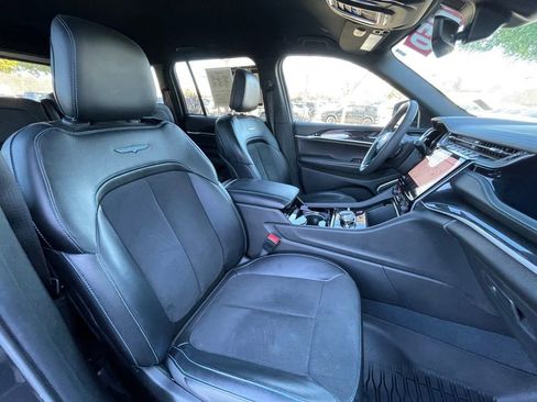 Used 2022 Jeep Grand Cherokee Trailhawk image 31