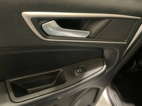 Used 2022 Ford Edge SEL AWD/4WD image 9