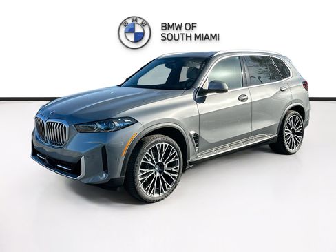 New 2026 BMW X5 sDrive40i w/ Climate Comfort Package image 3