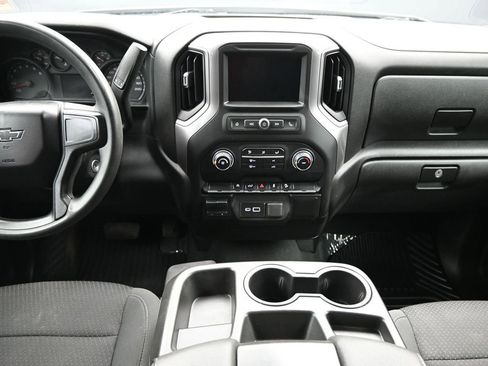 Used 2022 Chevrolet Silverado 1500 Custom Trail Boss AWD/4WD image 12