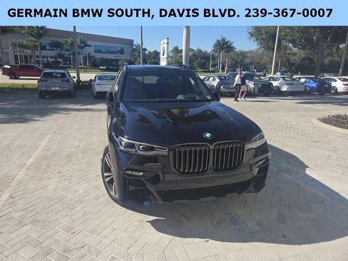 Certified 2022 BMW X7 M50i w/ Executive Package image 3