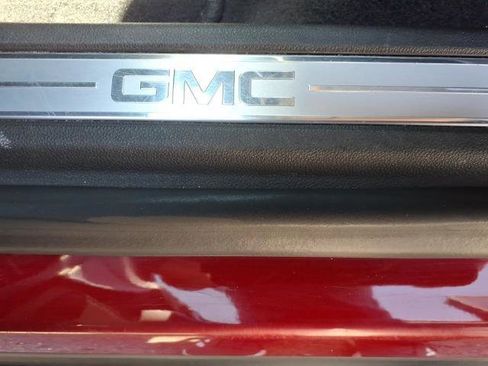 Used 2023 GMC Acadia SLT w/ Elevation Edition image 21