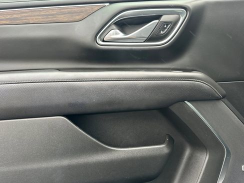 Certified 2023 Chevrolet Suburban Premier image 12