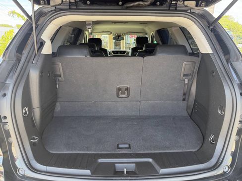 Used 2017 Chevrolet Traverse LT FWD image 10