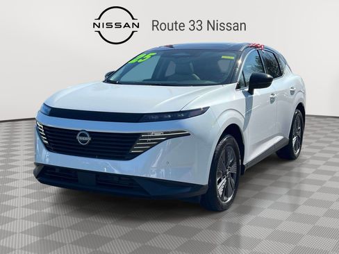 Used 2025 Nissan Murano SL image 2