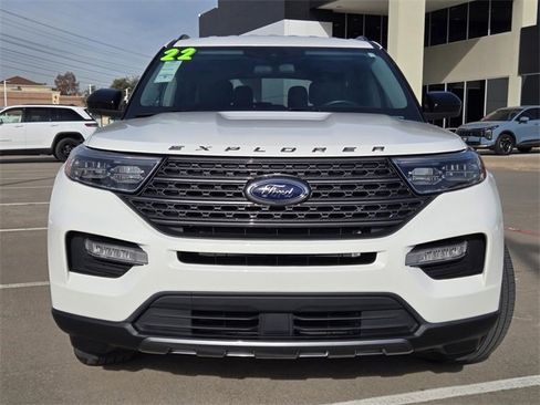 Used 2022 Ford Explorer XLT w/ Equipment Group 202A image 2