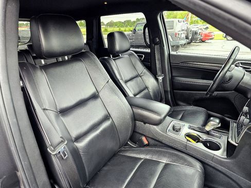 Used 2018 Jeep Grand Cherokee Limited image 10