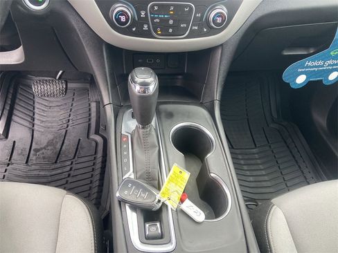 Certified 2019 Chevrolet Equinox LT image 18