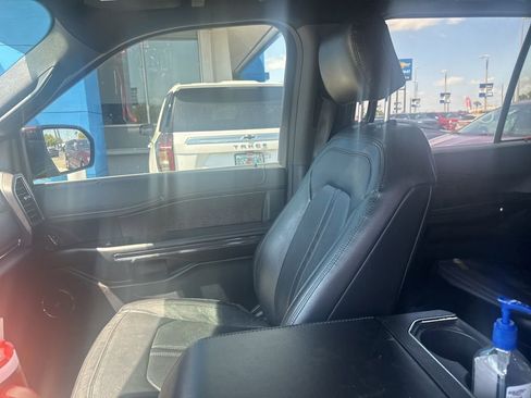 Used 2020 Ford Expedition Max Limited w/ Texas Edition Package image 19