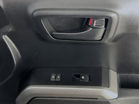 Used 2021 Toyota Tacoma SR5 image 31