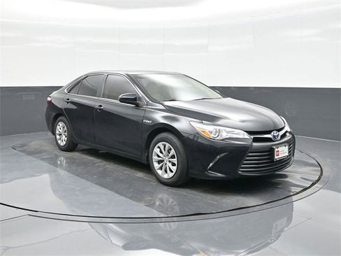 Used 2015 Toyota Camry LE image 22