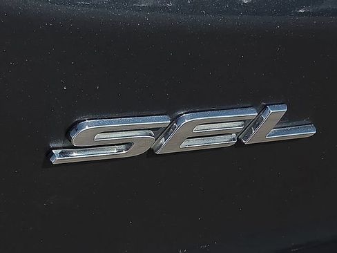 Used 2022 Ford Edge SEL w/ Convenience Package AWD/4WD image 7