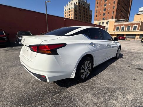 Used 2024 Nissan Altima 2.5 S FWD image 7