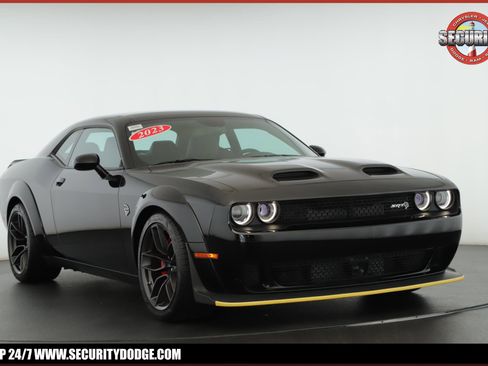 Used 2023 Dodge Challenger SRT Hellcat image 1