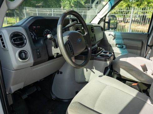Used 2019 Ford E-350 and Econoline 350 Super Duty w/ Power Windows & Locks Group RWD image 10