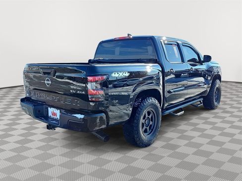 Used 2024 Nissan Frontier SV image 5