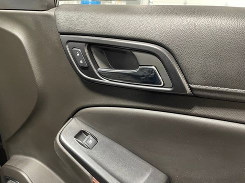 Used 2017 GMC Yukon SLT image 34