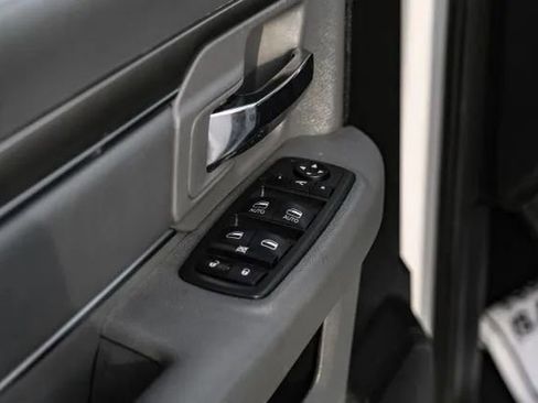 Used 2019 RAM 1500 Big Horn RWD image 39