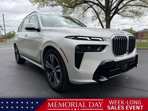 Used 2023 BMW X7 xDrive40i w/ M Sport Package AWD/4WD image 1