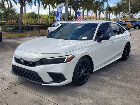 Used 2023 Honda Civic Sport image 3