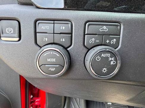 Used 2026 Chevrolet Silverado 1500 LT AWD/4WD image 18