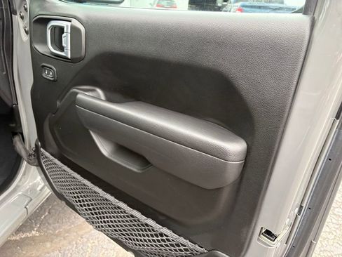 Used 2023 Jeep Wrangler Unlimited Sport AWD/4WD image 11