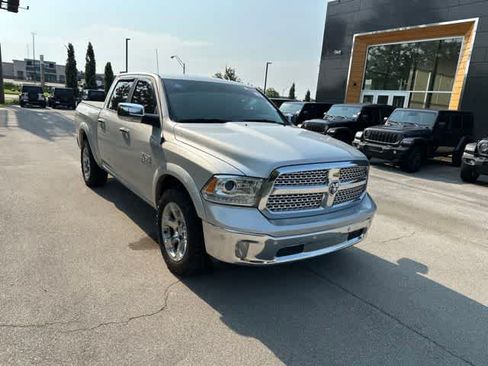 Used 2018 RAM 1500 Laramie w/ Convenience Group AWD/4WD image 23