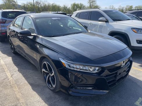 Used 2020 Honda Accord Sport image 2