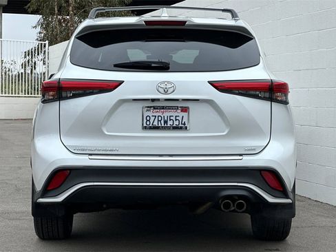 Used 2022 Toyota Highlander XSE image 8