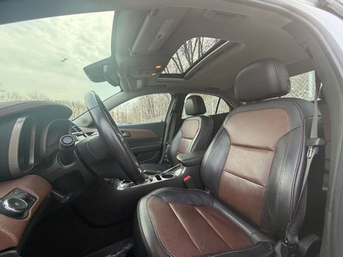 Used 2015 Chevrolet Malibu LTZ image 2