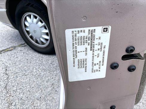 Used 1999 Oldsmobile 88 FWD image 32