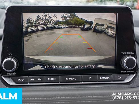 Used 2024 Nissan Rogue S FWD image 35