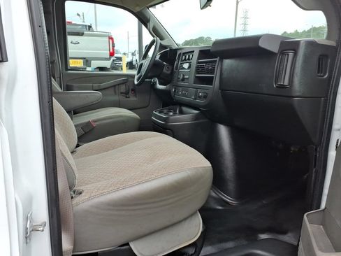 Used 2021 GMC Savana 2500 Extended w/ Driver Convenience Package RWD image 10