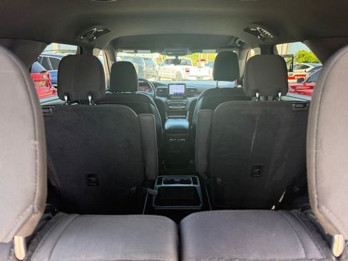 Used 2020 Ford Explorer XLT RWD image 9