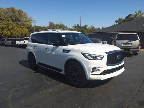 Used 2024 INFINITI QX80 Sensory image 1