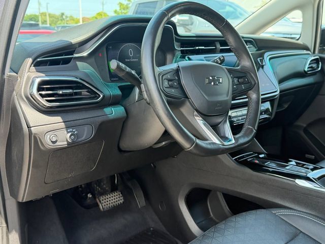 Used 2023 Chevrolet Bolt LT w/ Infotainment Package FWD image 11