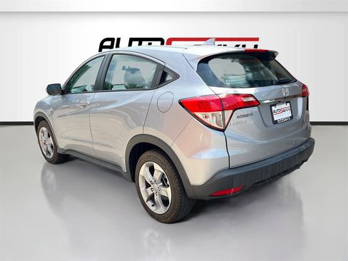 Used 2019 Honda HR-V LX image 5