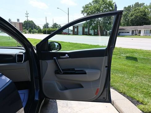 Used 2021 Kia Sportage EX FWD image 18