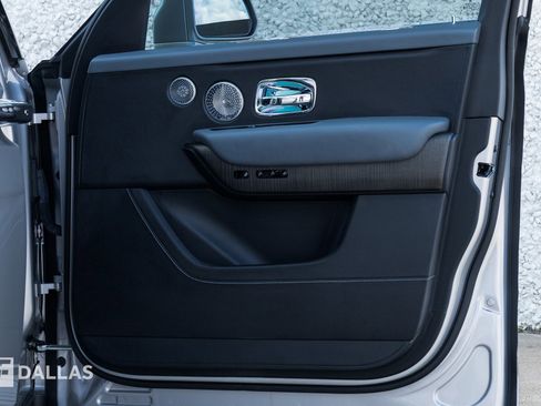 Used 2020 Rolls-Royce Cullinan AWD/4WD image 38