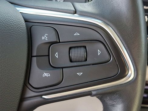 Used 2021 Buick Envision Essence image 22