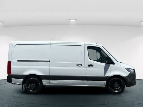 Used 2021 Mercedes-Benz Sprinter 2500 image 8