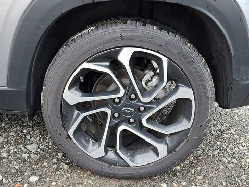 Certified 2024 Chevrolet Trax RS w/ Sunroof Package FWD image 10