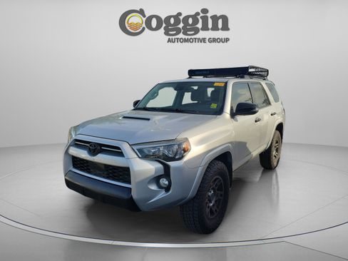 Used 2020 Toyota 4Runner Venture AWD/4WD image 1