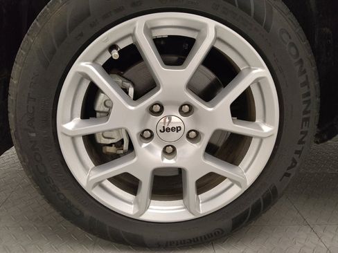 Used 2023 Jeep Renegade Latitude image 31