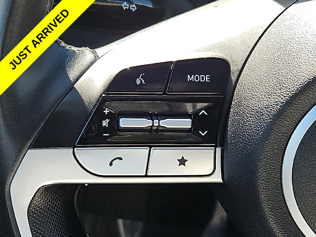 Used 2025 Hyundai Elantra Limited FWD image 21