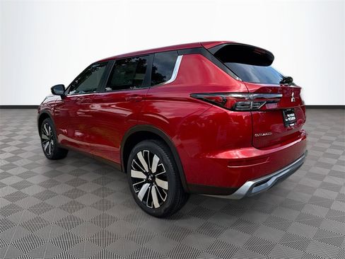 New 2025 Mitsubishi Outlander SE image 7