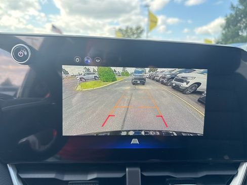 New 2026 Chevrolet Equinox LT w/ Convenience Package II image 38