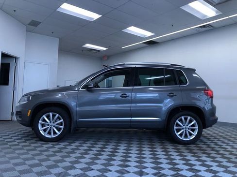 Used 2017 Volkswagen Tiguan Wolfsburg Edition AWD/4WD image 12